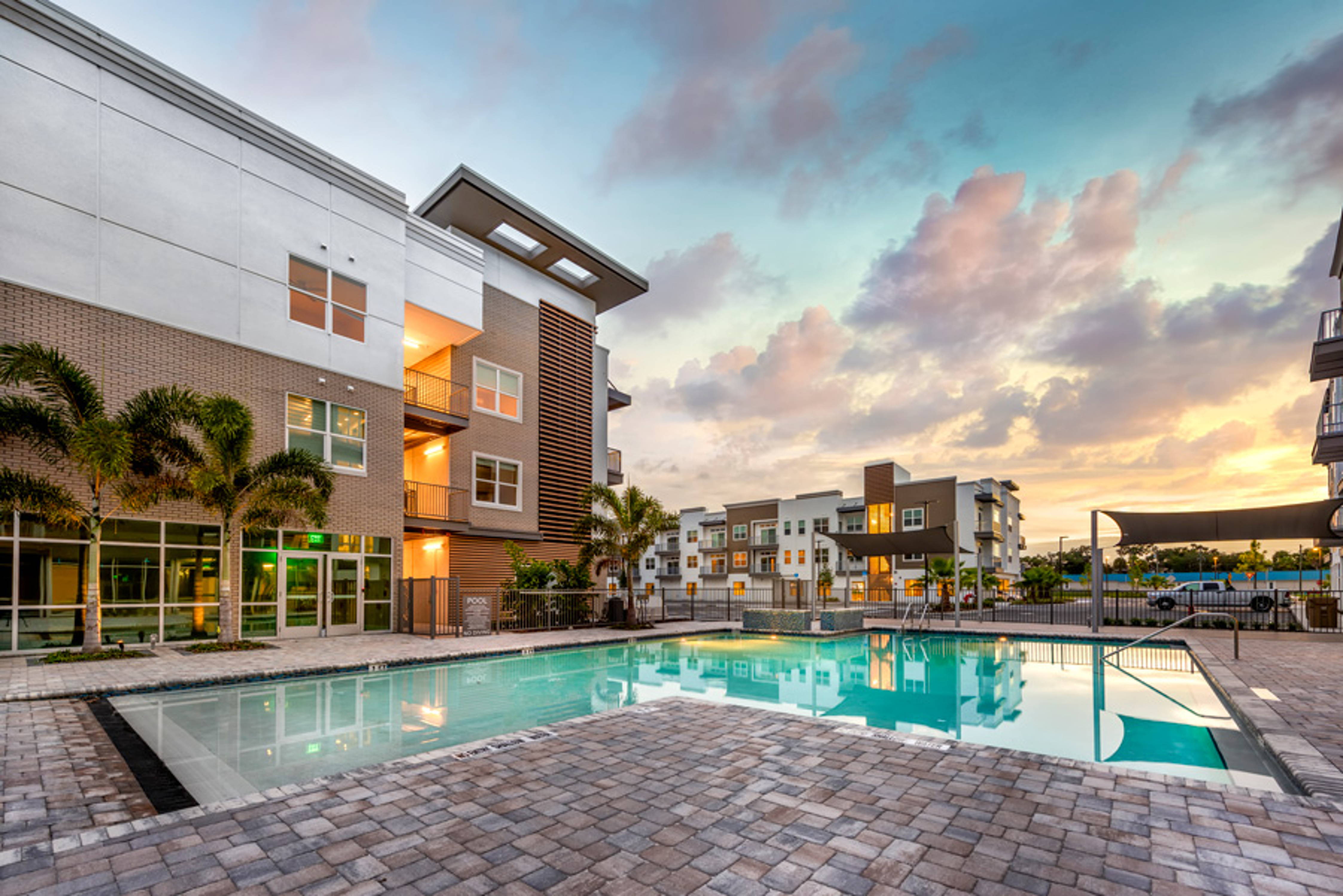 MERES_CROSSING_TARPON_SPRINGS_FL