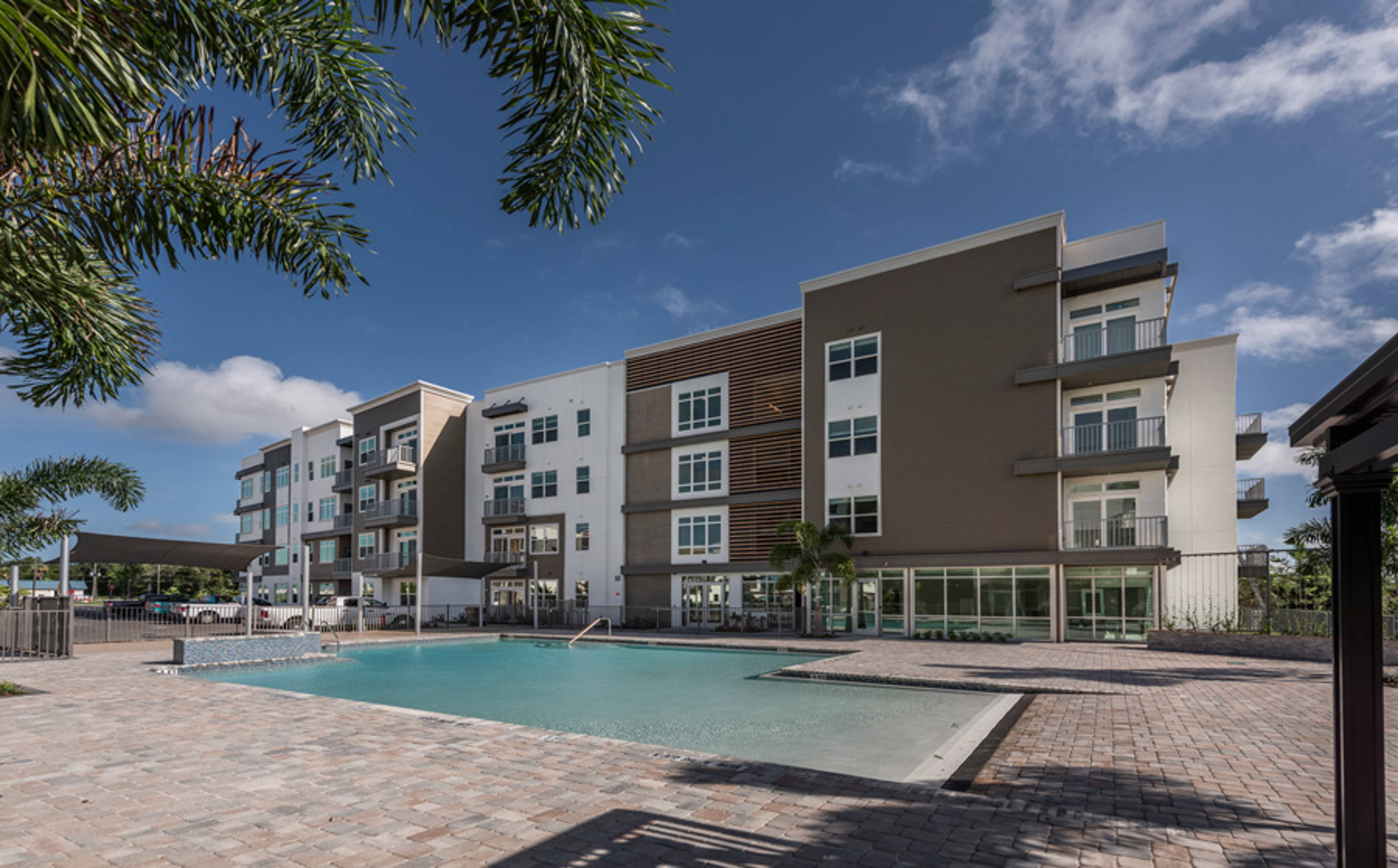 MERES_CROSSING_TARPON_SPRINGS_FL