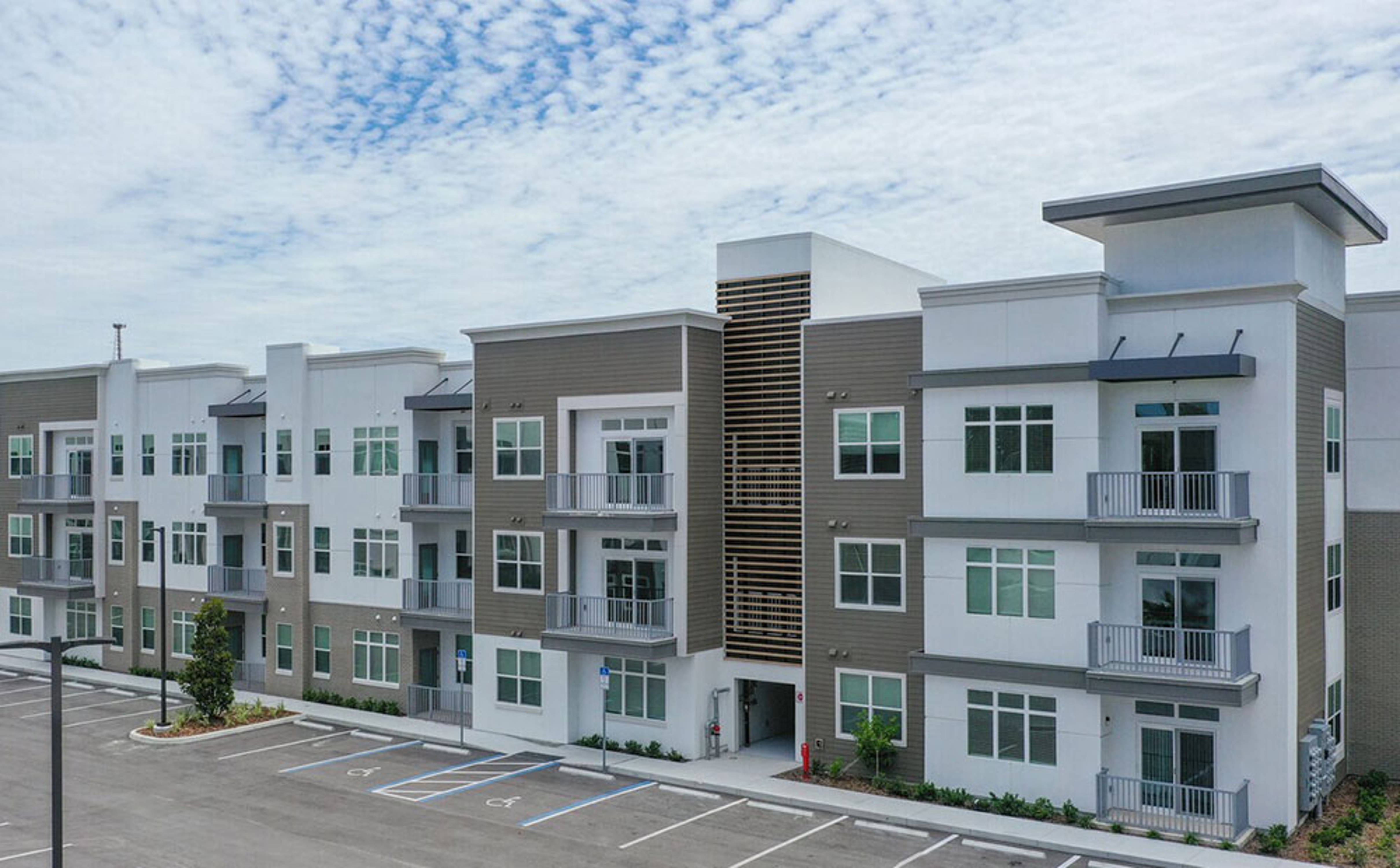 MERES_CROSSING_TARPON_SPRINGS_FL